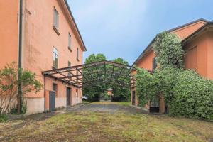 Villa di 600 m² con più di 5 locali e box auto dop