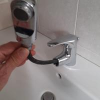 miscelatore lavabo con doccetta estraibile 
