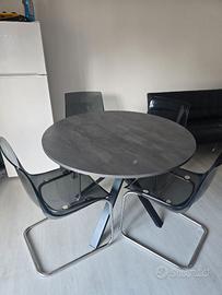 Tavolo e sedie Ikea