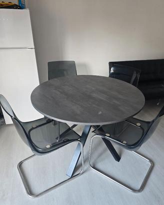 Tavolo e sedie Ikea