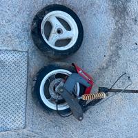 forcella completa +ruota posteriore Peugeot spedf2