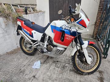 honda africa twin 750  1990