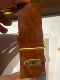 Molletta fermadocumenti vintage in legno