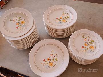 Set piatti fantasia floreale