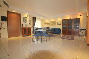 VILLA A SCHIERA A LUCERA