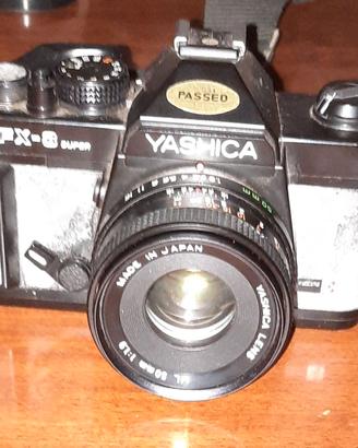 Macchina fotografica Yashica FX3 Super