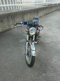 Benelli moto B Cafè Racer