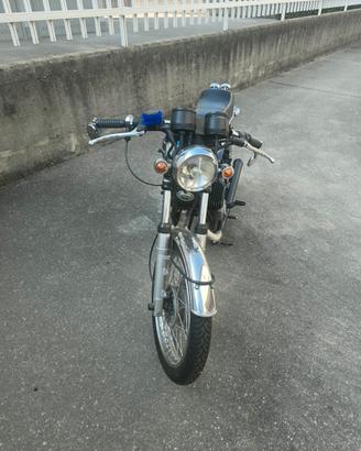 Benelli moto B Cafè Racer