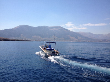 Boston whaler Outrage 20 Yamaha 200 HP fuoribordo