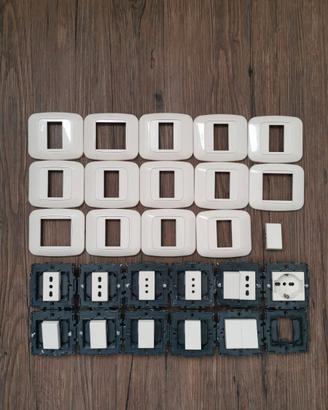 Interruttori e prese in stock AVE