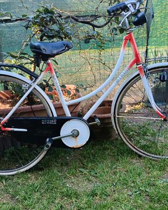 Bicicletta donna bianca e rossa