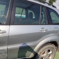 Porta posteriore sinistra TOYOTA RAV 4 del 2004