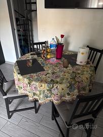 Tavolo con 4 sedie
