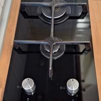 piano cottura a gas in vetroceramica due fuochi