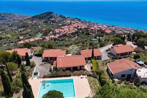 VILLA A SCHIERA A COSTARAINERA