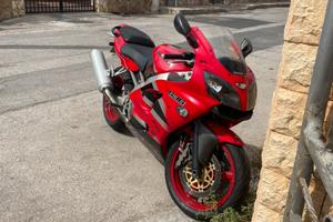 Kavasaki 636 del 2002 tenuta sempre in ordine ed