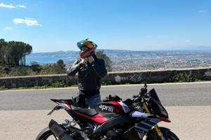 Aprilia tuono v4 replica v4x