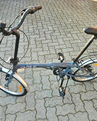 Bicicletta richiudibile adatta a campeggio,camper