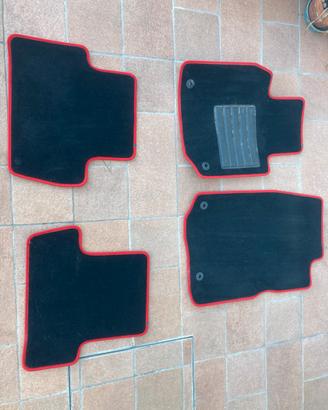 Set tappetini e vasca  baule Mazda M/Cx30