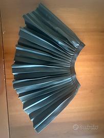 Gonna ecopelle nera plissettata