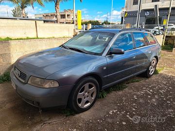 AUDI A4  RESTAURING DEL  2000
