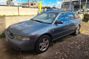 AUDI A4  RESTAURING DEL  2000