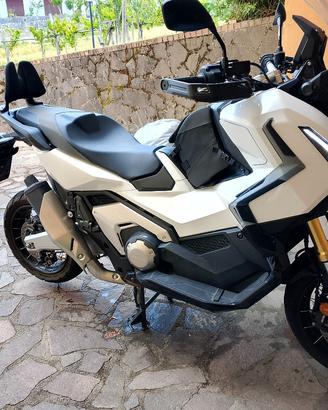 xadv 750 4500 km 6 anni di garanzia anno 2025