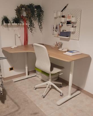 Scrivania ad angolo + sedia