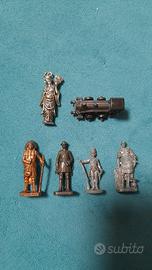 6 personaggi in metallo