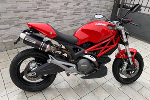 Moto Ducati Monster 696+