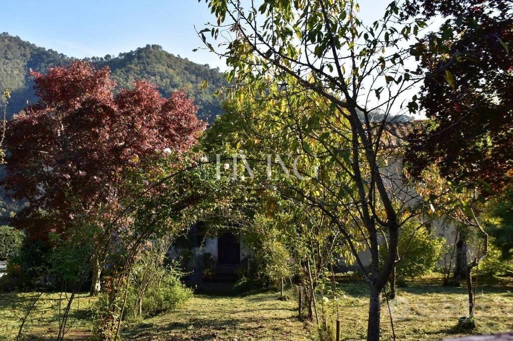 Rustico / Casale di 230 m² con più di 5 locali e b - Vista 2