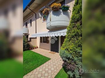 VILLA A SCHIERA A CASTEL D'AZZANO