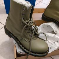 Anfibi Dr. Martens 37