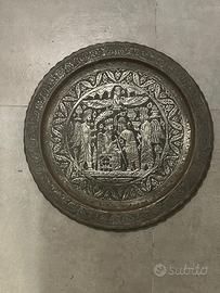 Piatto metallo bassorilievo orientale