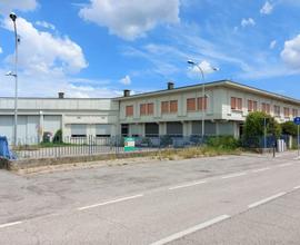 Complesso industriale con uffici e terreno