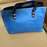 Borsa pelle nera pelo cavallino blu