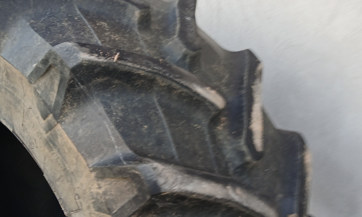 Pneumatico pirelli TM 700