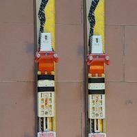 Sci Alpinismo , sci  attacchi e pelli di foca.