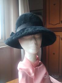 Cappello Kangol in lana d'angora nero