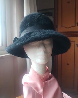 Cappello Kangol in lana d'angora nero