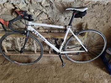 Bici da corsa b'twin triban 3