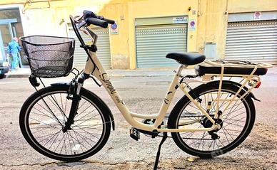 Bicicletta Donna Elettrica elegante 