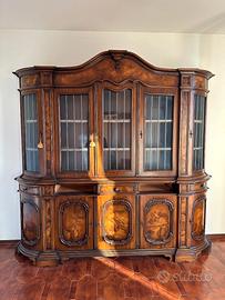 Credenza con Cristalliera in radica di noce