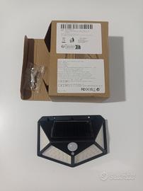 Faretto led ad energia solare