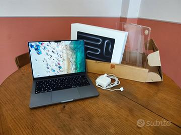 Macbook Pro 14" M3 8gb/512gb IN GARANZIA APPLE