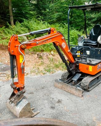 Hitachi ZX17U-5A - Super Accessoriato