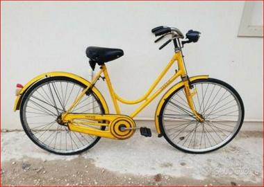 Bici da donna vintage retrò con freni a bacchetta