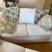 Due divani sfoderabi in tessuto