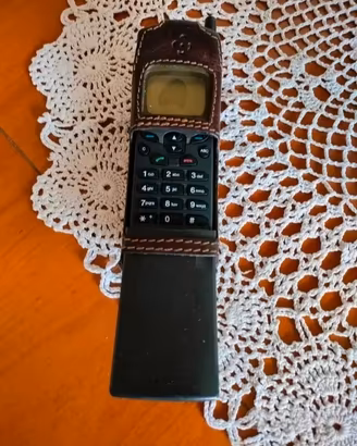cellulare Nokia 8110