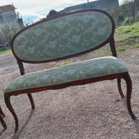 divanetto stile Luigi xv  in legno  intagliato